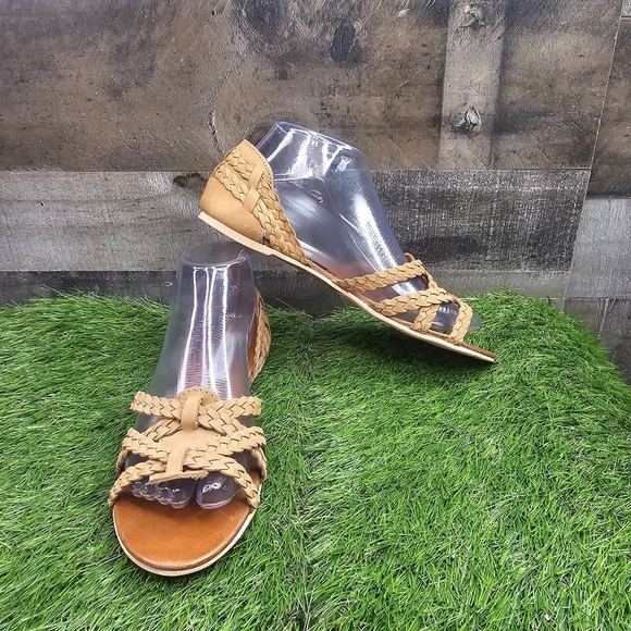 New Steve Madden Fenella Sandals - Picture 2 of 13